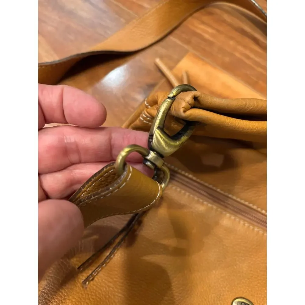 Avorio Italy tan leather crossbody bag purse. Adjustable straps multiple pockets - Picture 4 of 9